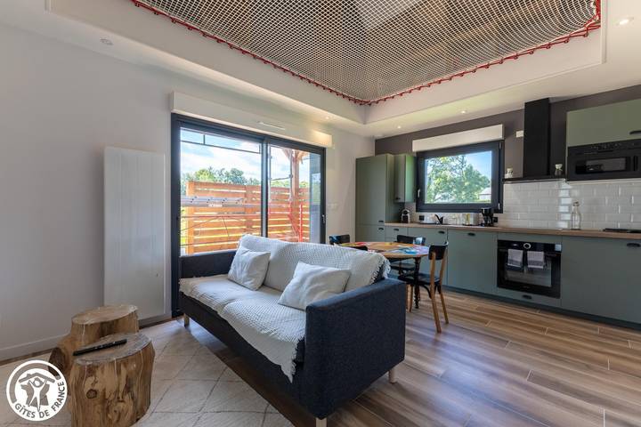 Gîte pour 4 personnes, avec jardin dans Mazaye - 2