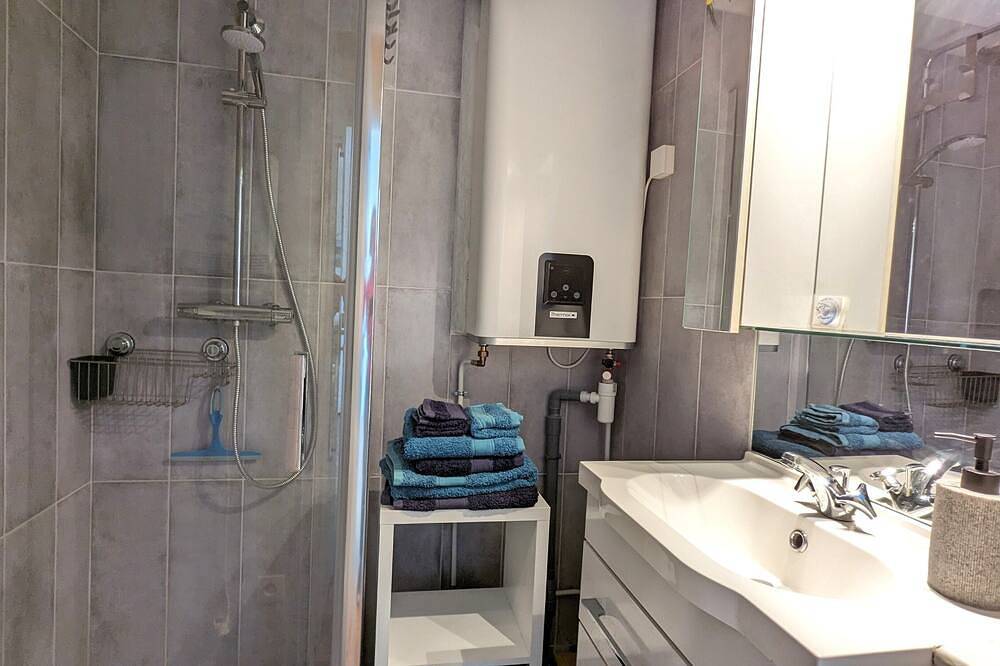 Ganze Wohnung, Cosy studio with a view, central & quiet area in Aix-les-Bains, Chambéry und Umgebung