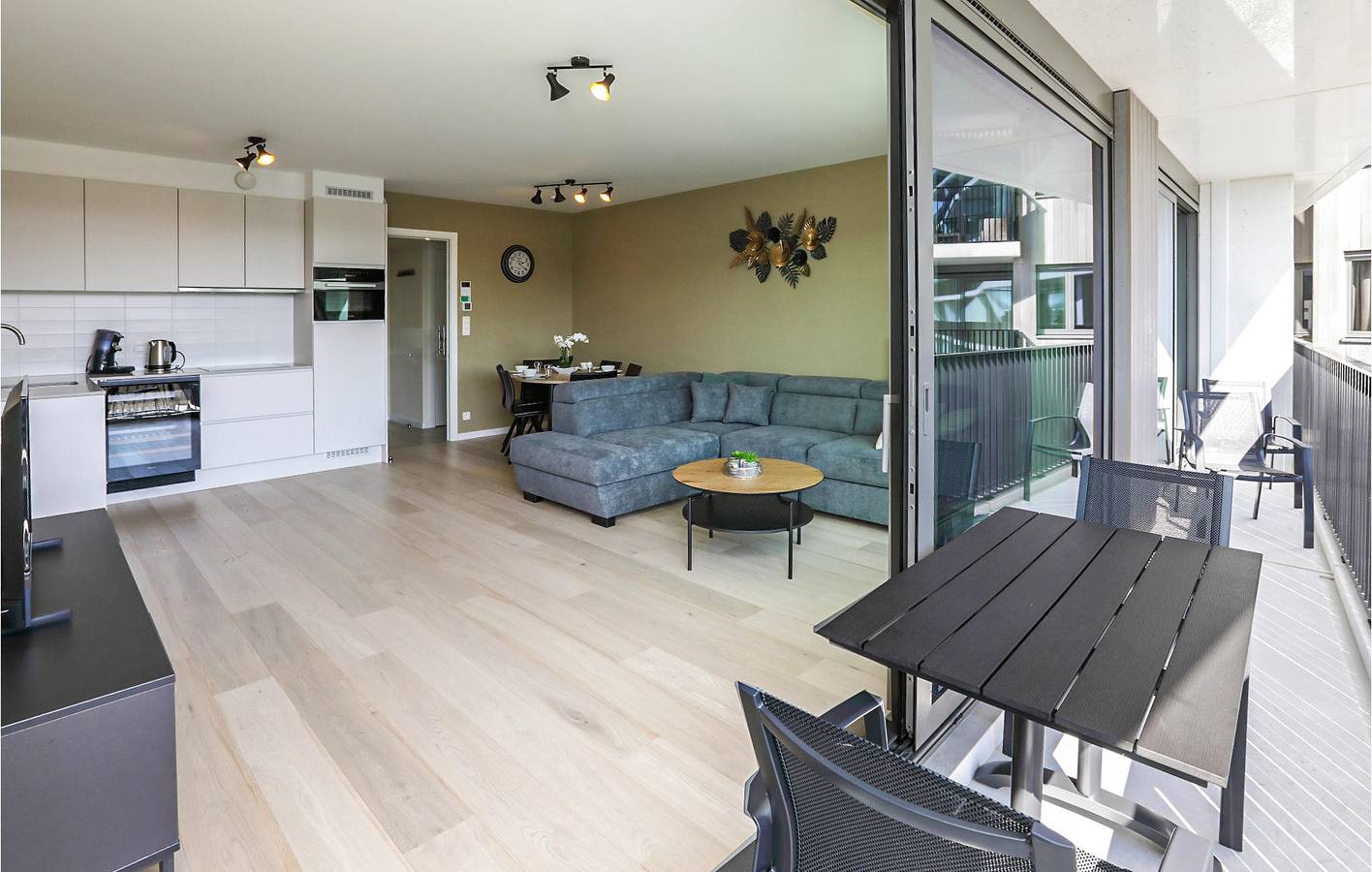 Apartamento vacacional entero, Apartamento de vacaciones para 6 personas con terraza in Ciudad de Ostende, Ostende
