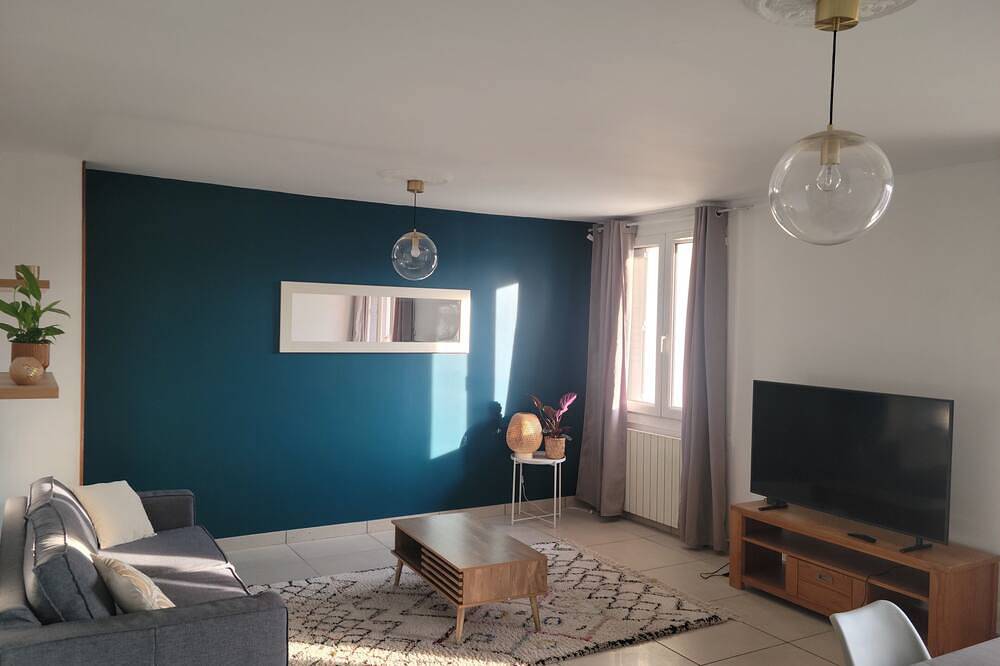 Ganze Wohnung, Spacious new apartment. Close to ski resorts in L'Isère, Isère