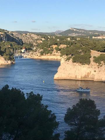 Gîte pour 4 personnes, avec balcon et vue dans Casino De Cassis