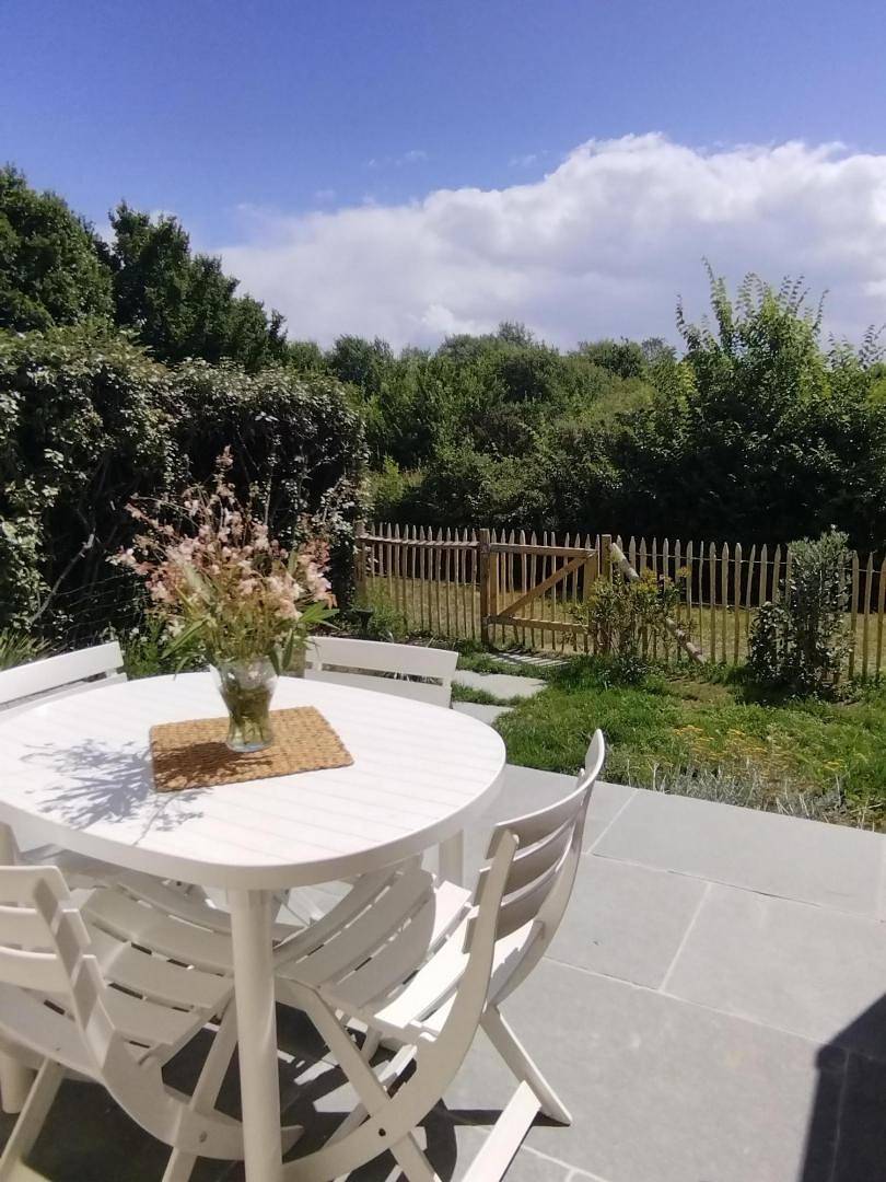 Mor Glaz in Locmariaquer, Côte des Mégalithes