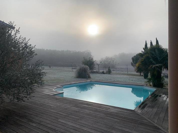 Gîte pour 3 personnes, avec Terrasse et Jardin ainsi que Piscine et Vue dans Communay