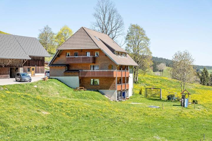 Ferienwohnung für 4 Personen, mit Balkon und Garten - 1