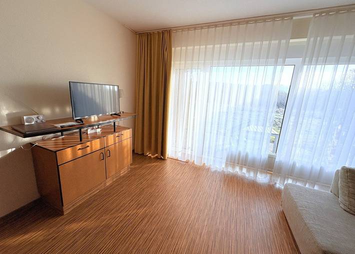 Ganze Wohnung, Ferienwohnung 48 – Entspannt wohnen mit Terrasse, Wlan und Nähe zu Bergen in Buschvitz, Bergen auf Rügen und Umgebung