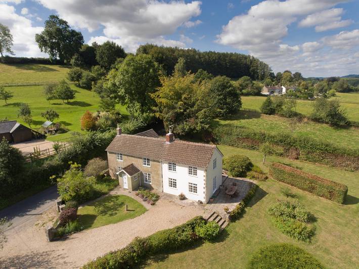 Gîte pour 7 personnes avec jardin in Wiltshire