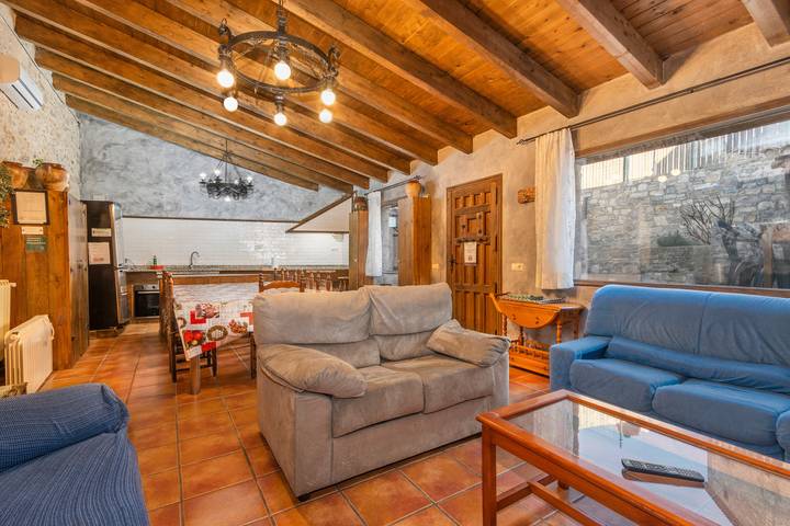 Casa de vacaciones para 12 personas, con balcón, Se admiten mascotas en Provincia de Lleida - 3