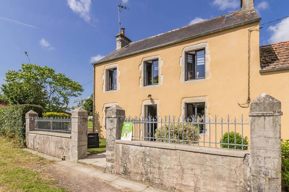 Charming Normandy house with wood stove and garden, near D-Day beaches in Videcosville, Cherbourg region