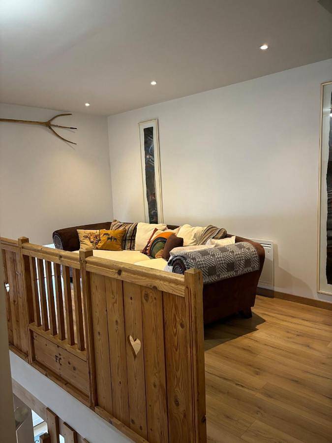 Location de vacances pour 6 personnes, avec terrasse et vue dans Cessens - 3