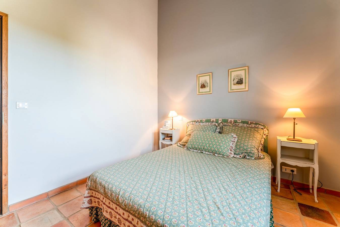 Chambre d’hôtes « Provence » avec terrasse partagée, jardin commun et Wi-Fi in Estézargues, Région de Nîmes