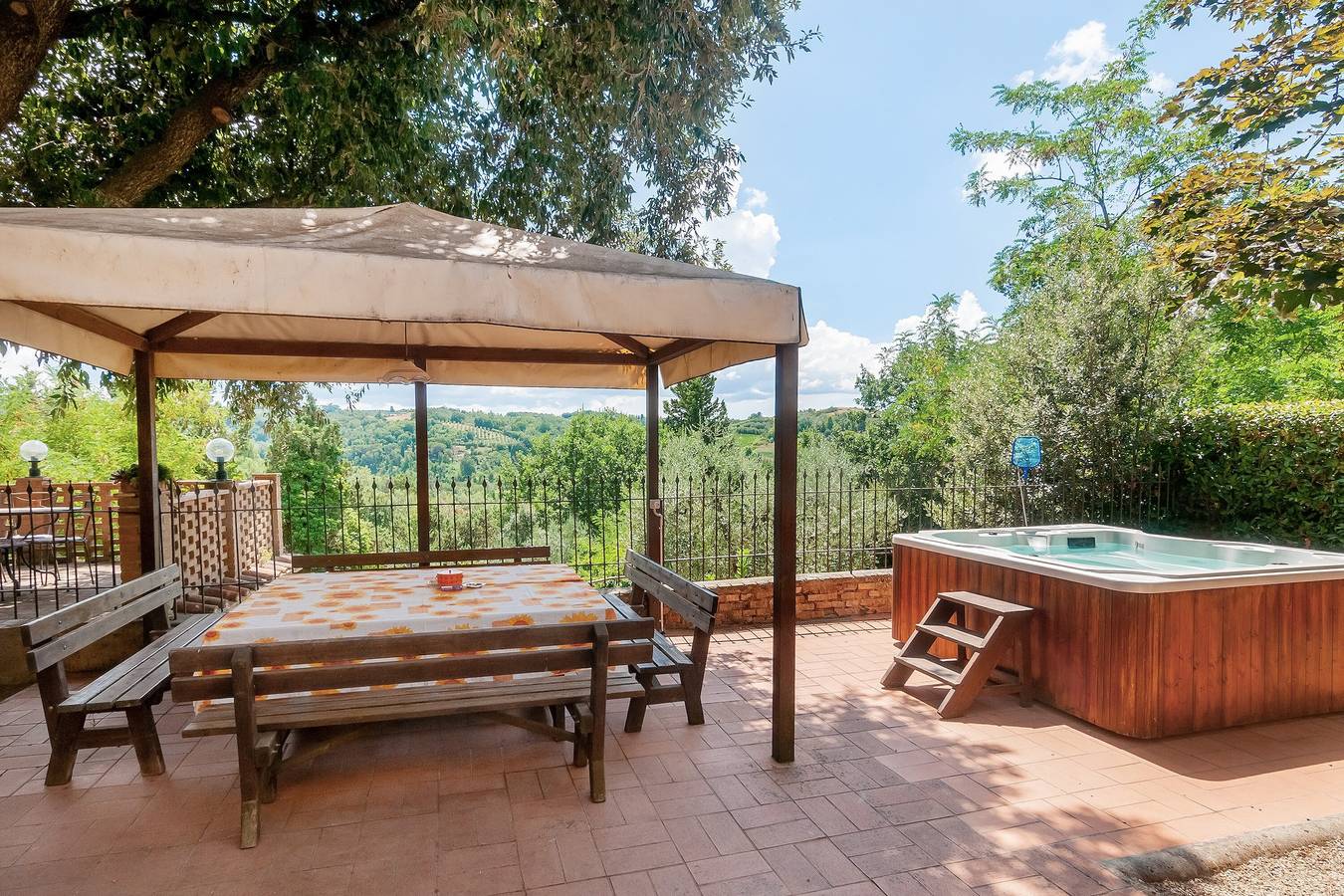 Casa Vacanze Podere settefrati, piscina e idromassaggio privati in Alberi, Montaione