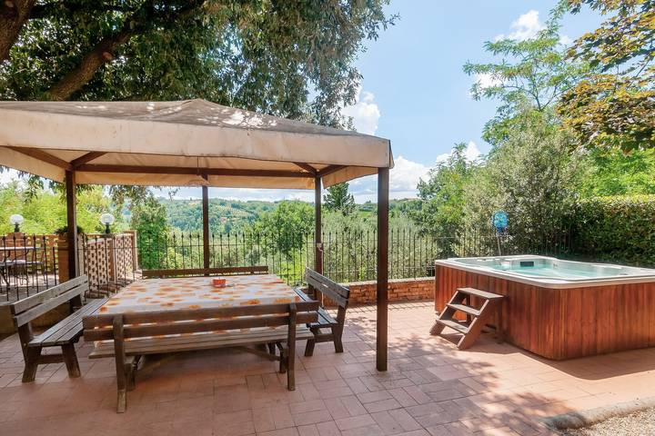 Location de vacances pour 9 personnes, avec jacuzzi et jardin, animaux acceptés à Montaione - 2