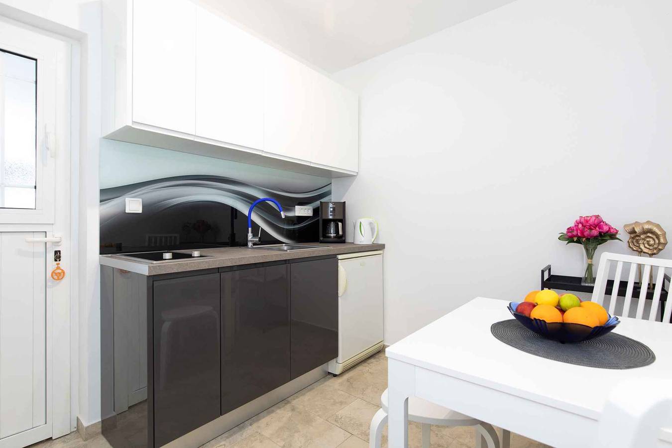 Ganzes Studio, Studio mit Terrasse und gemeinsamen Pool  in Punat, Krk