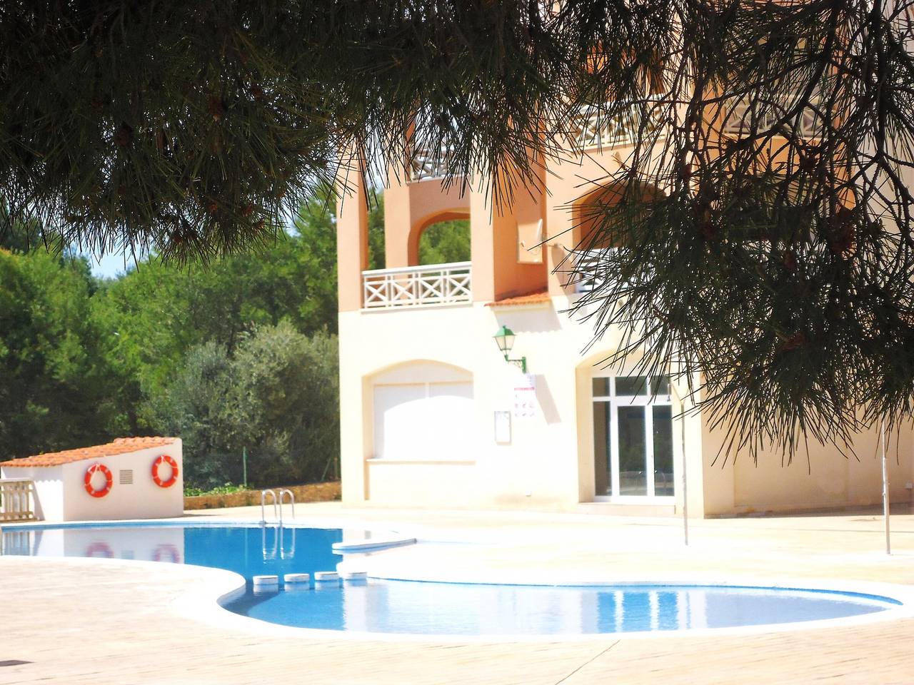 Apartamento entero, Bungalow luminoso 2 habs, terraza y piscina cerca de la playa in Cala Puerto Azul (Peñiscola), Peñíscola
