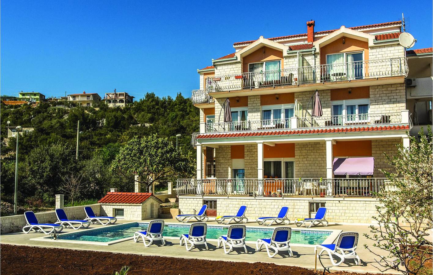Geheel vakantieappartement, Vakantieappartement voor 3 personen met zwembad in Poljica, Split-Dalmatië