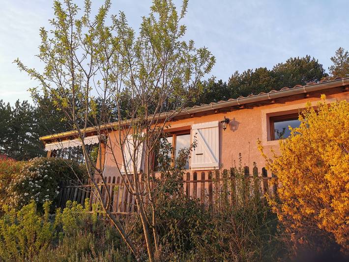 Gîte pour 3 personnes, avec jardin, animaux acceptés dans la Drôme