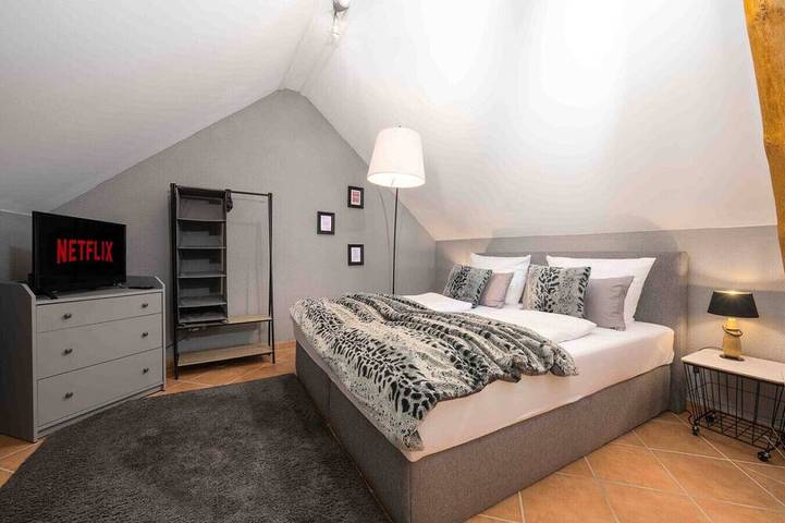 Ganze Wohnung, Select-Home 1 - Wellnesshaus mit privater Sauna in Bruck i.d.OPf., Ostbayern