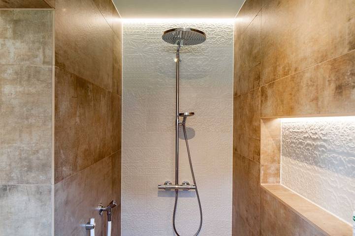 Chalet für 6 Personen, mit Sauna und Balkon sowie Garten und Whirlpool in Tannheimer Tal - 2