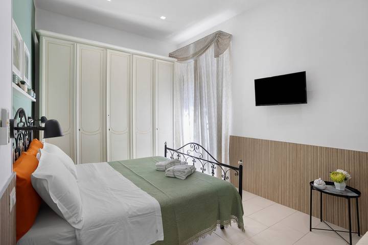 Entire apartment, Addu' Me Apartment with Balcony, Wi-Fi, and Air Conditioning in Naples, Naples Province