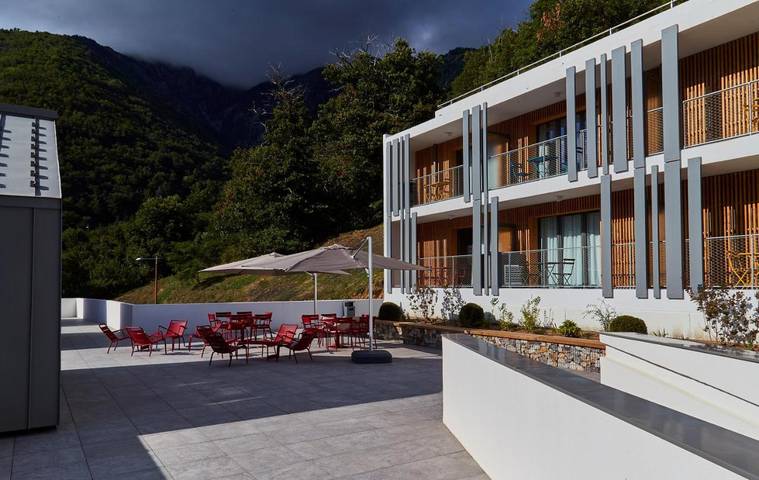 Location de vacances pour 2 personnes, avec vue et jardin à Roquebillière - 2