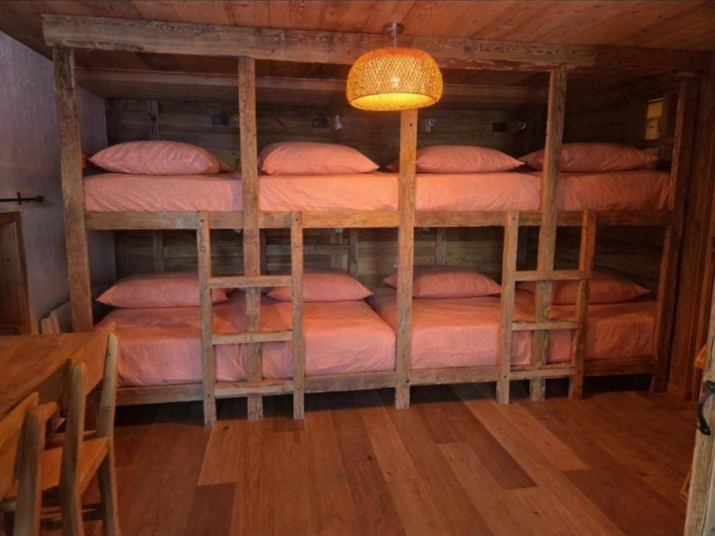 Mixed Dormitory Room in Valmeinier, Région de Saint-Jean-de-Maurienne