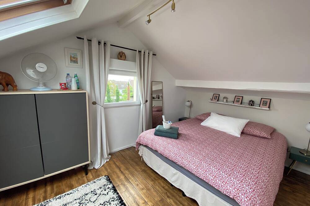 Loue jolie chambre individuelle dans maison avec jardin. in Lagny-sur-Marne, Seine-et-Marne