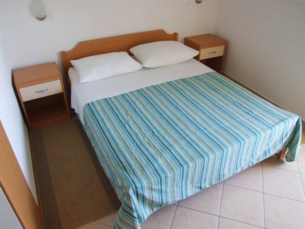 Cijeli apartman, Mit Blick auf das Wasser in Sevid, Splitsko-dalmatinska županija