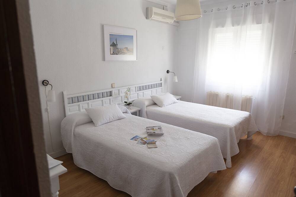 Hotel Consuegra, ¡Te Sentirás Como En Casa! in Consuegra, Provincia de Toledo