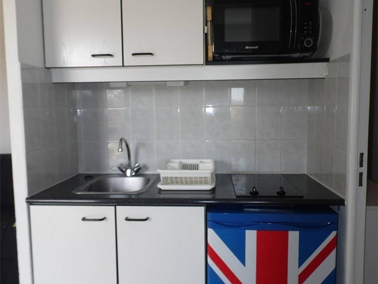 Ganze Wohnung, 2-Zimmer-Wohnung mit Balkon, privatem Parkplatz und Pool in Marseillan in Marseillan, Côte d'Améthyste