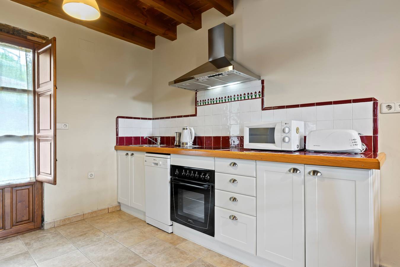 Vakantiehuis 'La Ceriquina' met Uitzicht op de Bergen, Gedeeld Zwembad en Wifi, foto 8