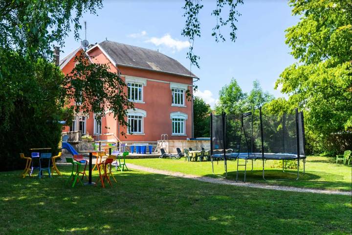 Gîte pour 15 personnes, avec jardin, animaux acceptés à Montier-en-Der
