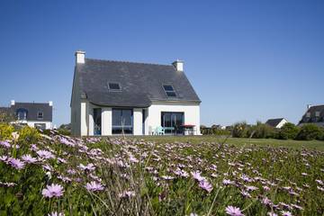 Gîte pour 6 personnes, avec jardin et terrasse à Plozévet