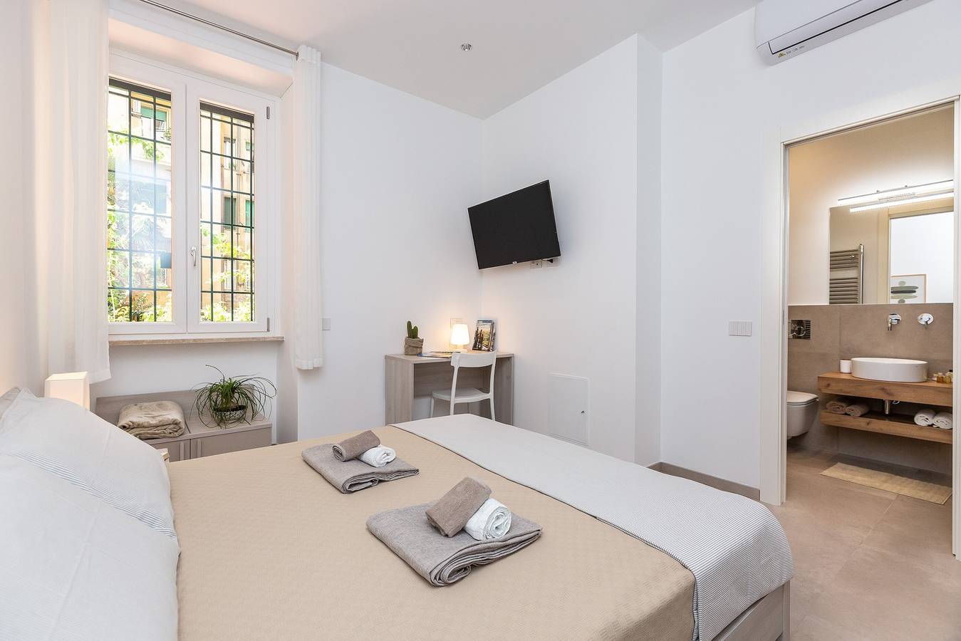 Ganze Wohnung, Colosseum Holidays Rom Apartment mit Wlan & Klimaanlage in Rom Zentrum, Rom