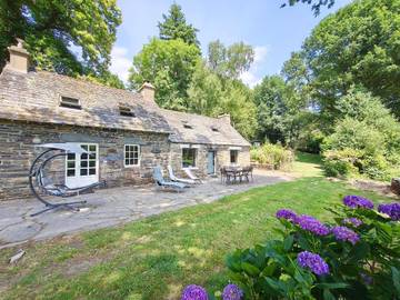Gîte pour 6 personnes, avec vue et jardin, animaux acceptés dans Bon Repos sur Blavet