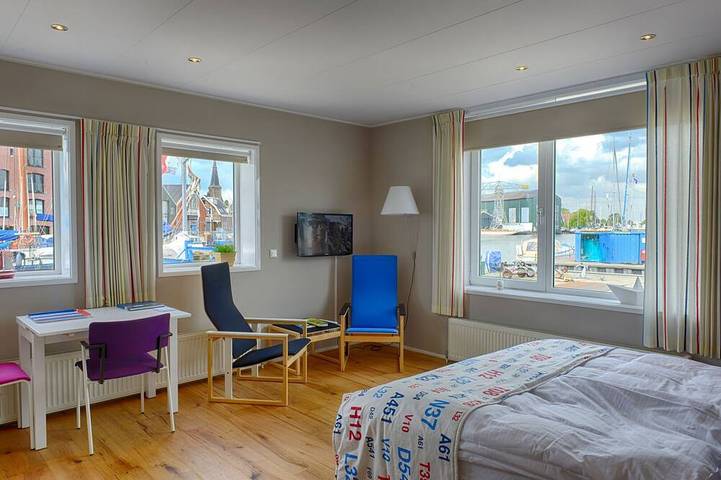 Gîte pour 2 personnes, avec jardin dans Monnickendam