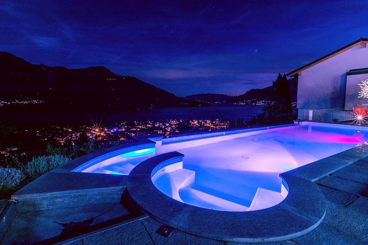 Ferienhaus für 6 Personen, mit Garten und Pool sowie Ausblick und Seeblick am Comer See