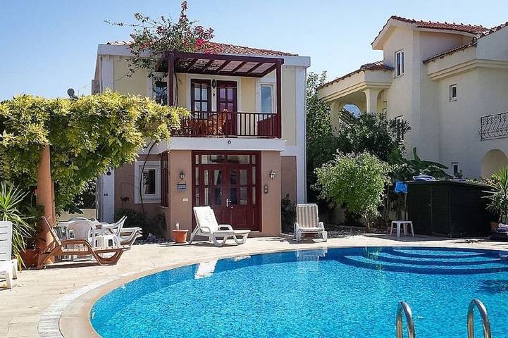 Villa für 5 Personen, mit Pool und Terrasse - 1