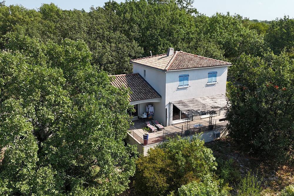\"Échappée Manora-Chênes & Clapas\" Gîte Ardèche swimming pool in Saint-Alban-Auriolles, Ardèche