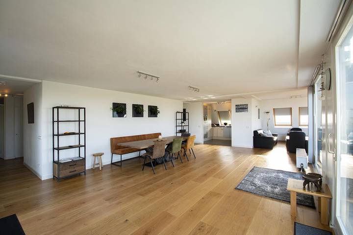 Ferienhaus für 8 Personen, mit Balkon/Terrasse und Balkon sowie Terrasse und Sauna in Groote Keeten