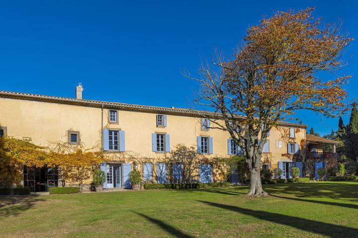 Location de vacances pour 16 personnes, avec jardin ainsi que piscine et terrasse à Cavanac