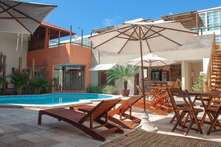 Pousadas para 2 pessoas, com vista e piscina e ainda jardim em Barra de São Miguel