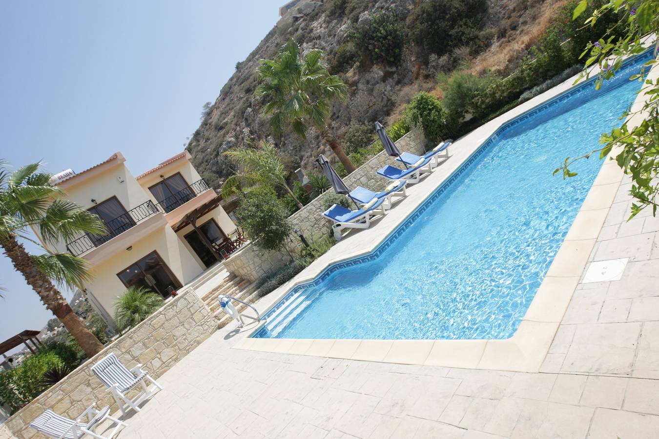 Casa vacanza a Πισσούρι a partire da 600€ a notte