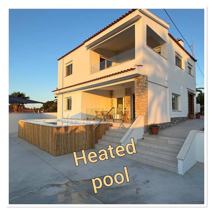Chalet para 12 personas, con Balcón y Terraza además de Jardín y Piscina en Elche