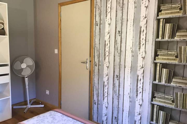 Gîte pour 7 personnes, avec jardin ainsi que terrasse et piscine à Belvianes-et-Cavirac - 3