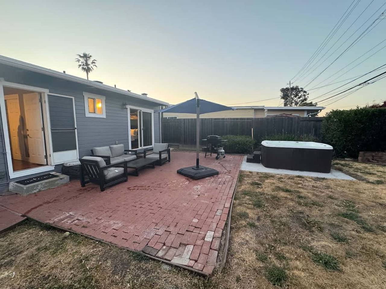 3B Achome Parking Wifi fully Fenced Yard Jacuzzi in San Mateo, San Mateo County