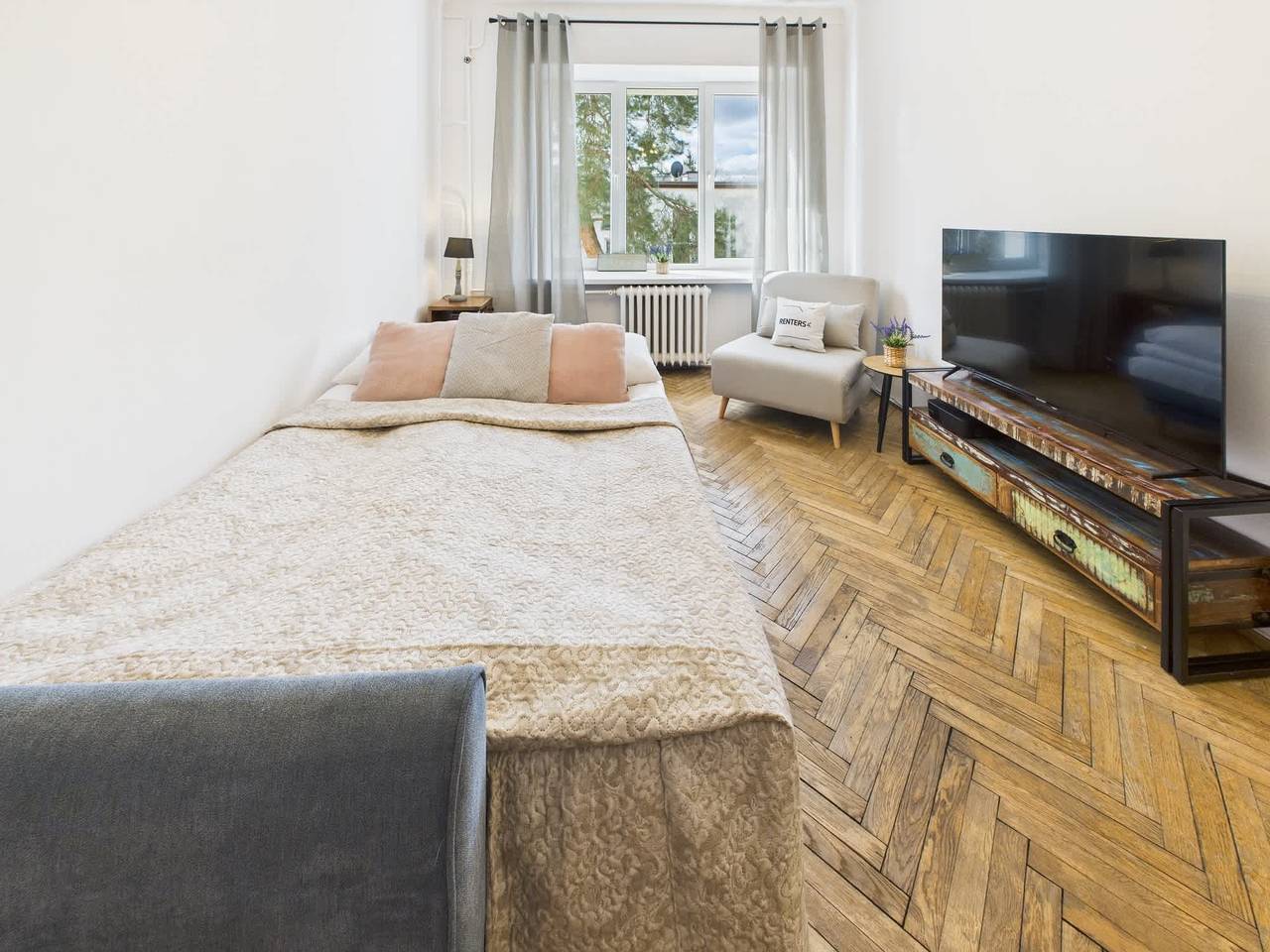 Ganze Ferienwohnung, Well-connected Studio | Close to Metro, Smart Tv in Bielany, Warschau