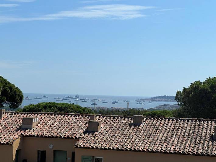 Ferienwohnung für 4 Personen, mit Balkon und Terrasse sowie Pool und Ausblick in Cogolin - 3