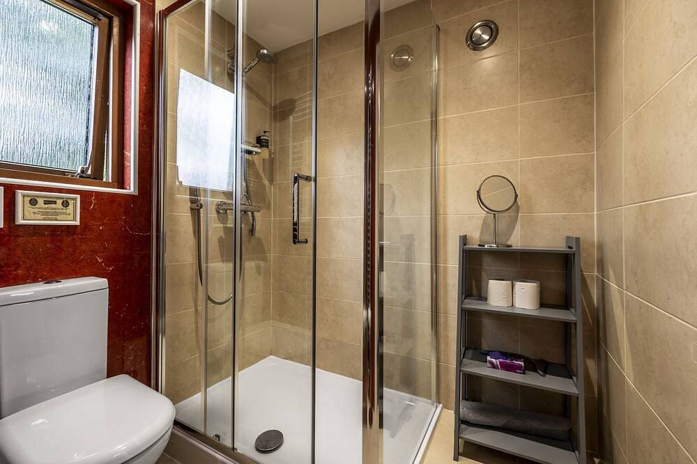 Cosy 1 Bedroom Lodge with woodburner and amazing views just outside Pitlochry in Pitlochry, Perthshire