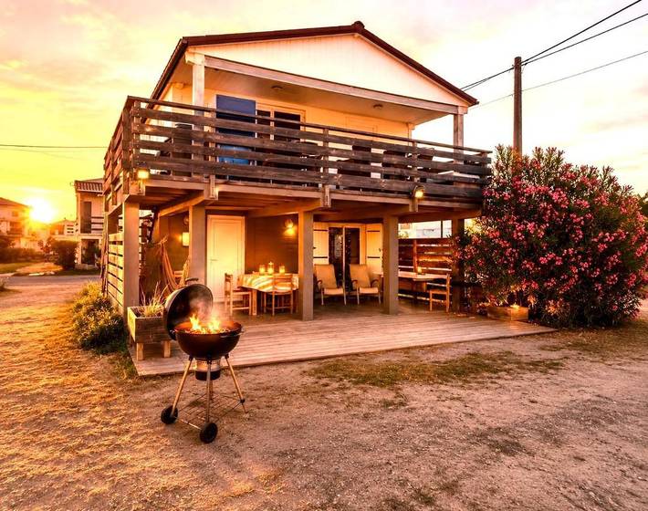 Chalet voor 4 personen, with uitzicht and terras as well as tuin in Gruissan Plage