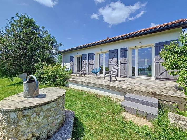 Gîte pour 4 personnes, avec terrasse ainsi que piscine et jardin - 1